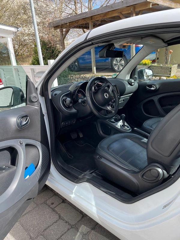 Gebraucht Smart ForTwo Cabrio Prime 71 PS (52 kW) 2016 Weiß Cabrio