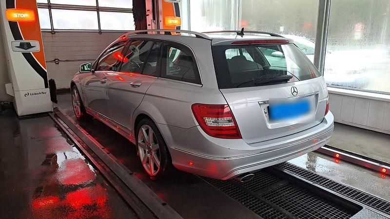 Gebraucht Mercedes C220 170 PS (125 kW) 2011 Silber Kombi