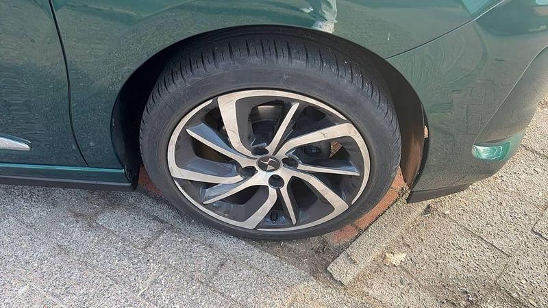 Gebraucht Citroën DS3 Sport Chic 131 PS (96 kW) 2018 Grün Limousine