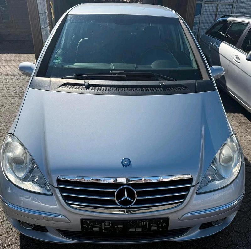 Silber Gebraucht 2006 Mercedes A180 Limousine | 1.350 € (Fairer Preis) - Bild 1/4