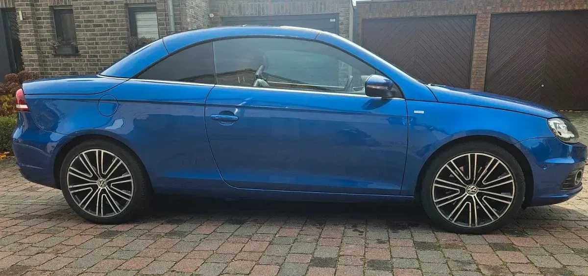Gebraucht VW Eos Cup 140 PS (102 kW) 2015 Blau Cabrio