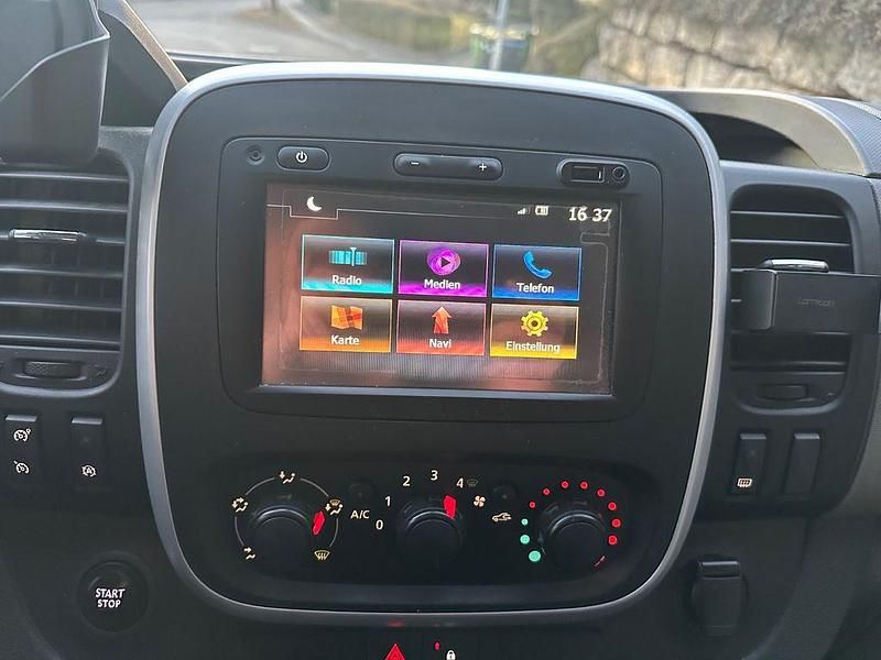 Gebraucht Nissan NV300 146 PS (107 kW) 2017 Grau Van