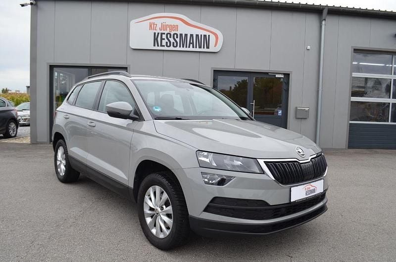 Grau Gebraucht 2019 Skoda Karoq Ambition SUV | 19.500 € (Superpreis) - Bild 1/4