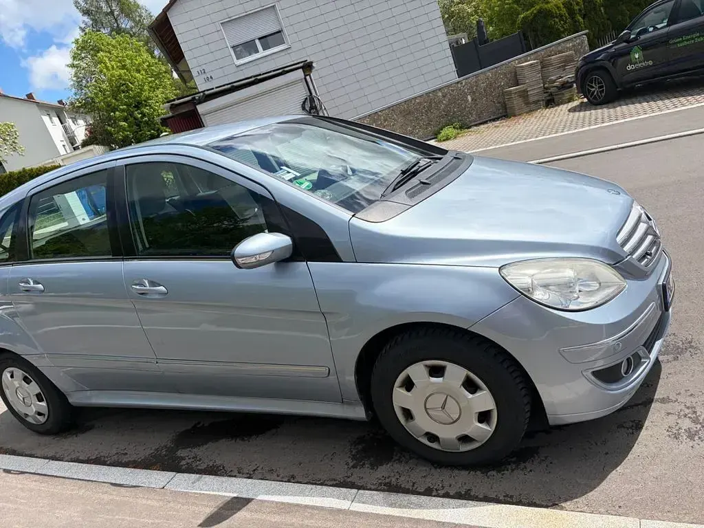 Gebraucht Mercedes B170 116 PS (85 kW) 2007 Silber Van / Kleinbus