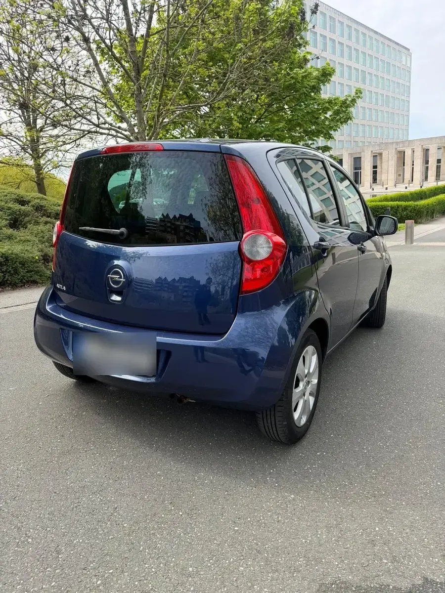 Gebraucht Opel Agila 60 PS (44 kW) 2010 Blau Kleinwagen