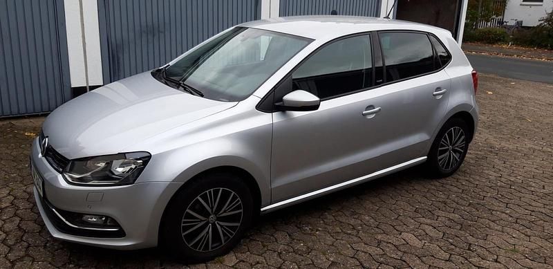 Silber Gebraucht 2016 VW Polo Allstar Kleinwagen | 10.000 € (Fairer Preis) - Bild 1/4