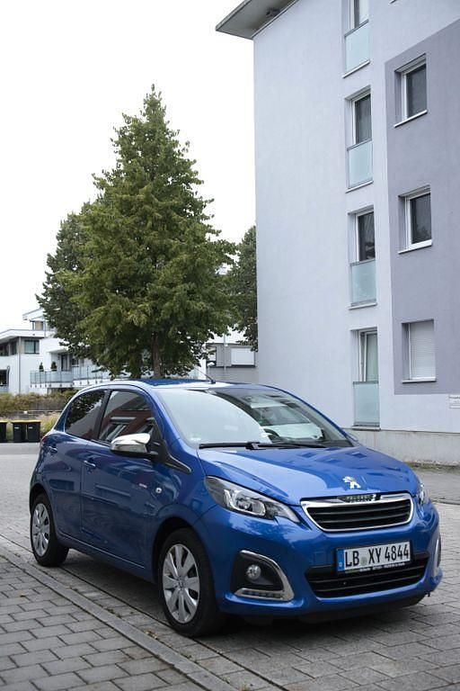 Blau Gebraucht 2021 Peugeot 108 Style Kleinwagen | 10.000 € (Fairer Preis) - Bild 1/4