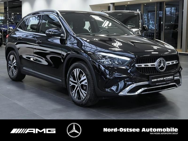 Gebraucht Mercedes GLA200 Progressive 150 PS (110 kW) 2025 Metalliclack kosmosschwarz SUV