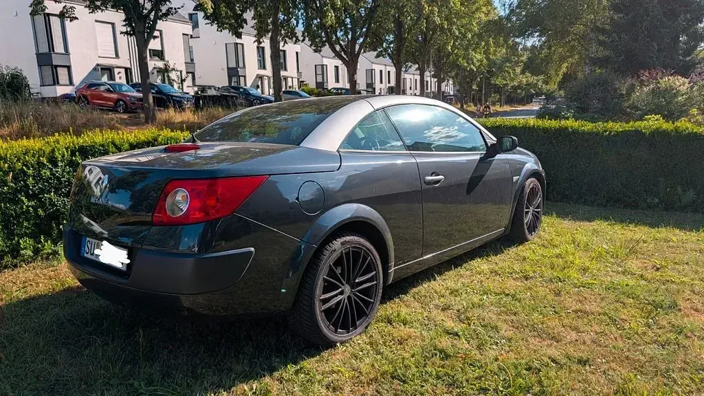 Gebraucht Renault Mégane Cabriolet 111 PS (81 kW) 2010 Grau Cabrio