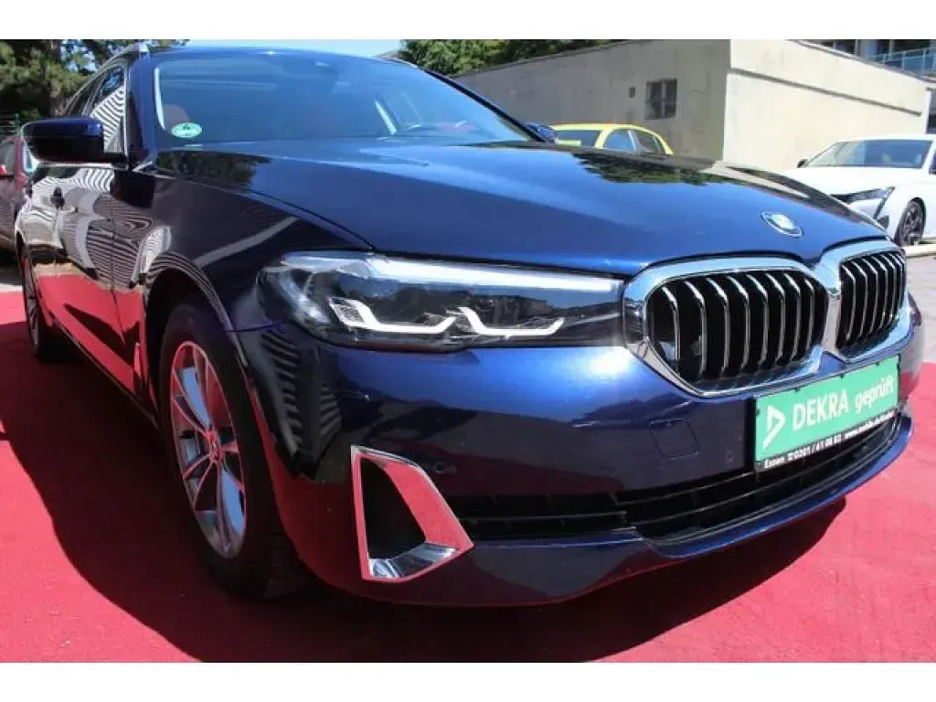 Gebraucht BMW 530 Luxury Line 252 PS (185 kW) 2021 Blau Kombi
