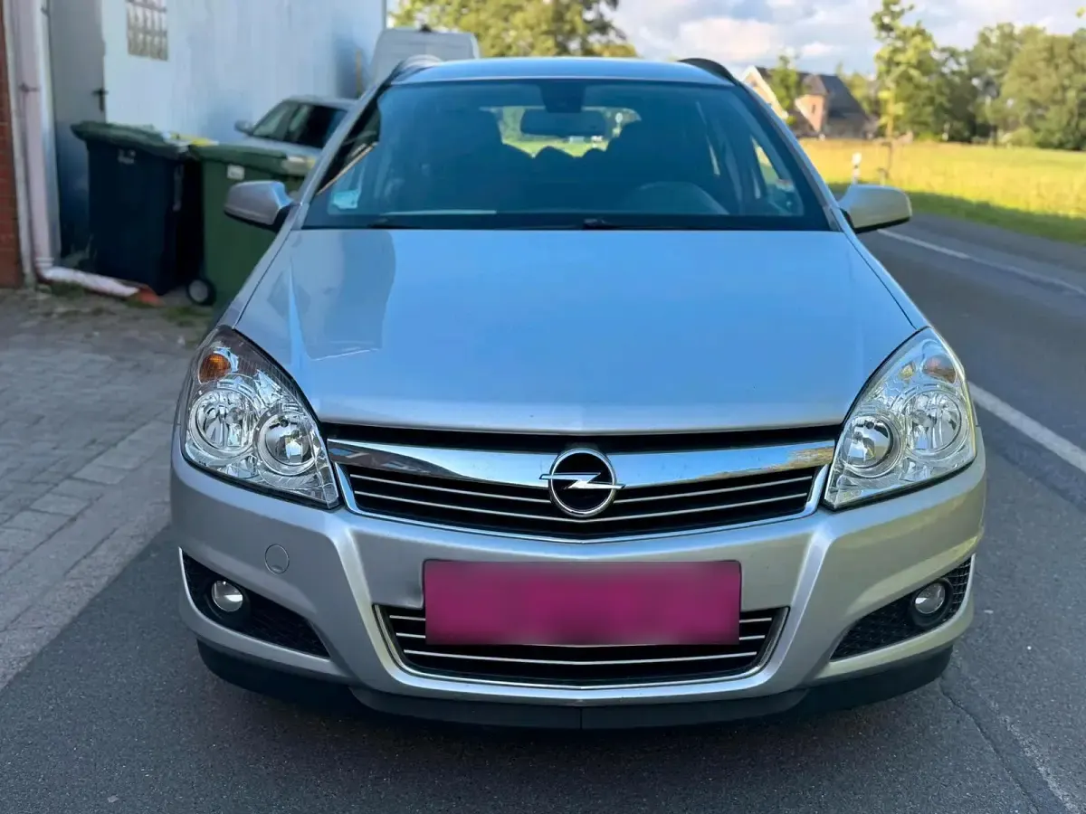 Gebraucht Opel Astra 116 PS (85 kW) 2009 Silber Kombi