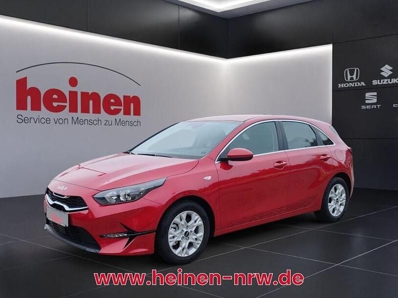 Andere Gebraucht 2025 Kia Ceed Vision Kleinwagen | 22.980 € (Guter Preis) - Bild 1/4