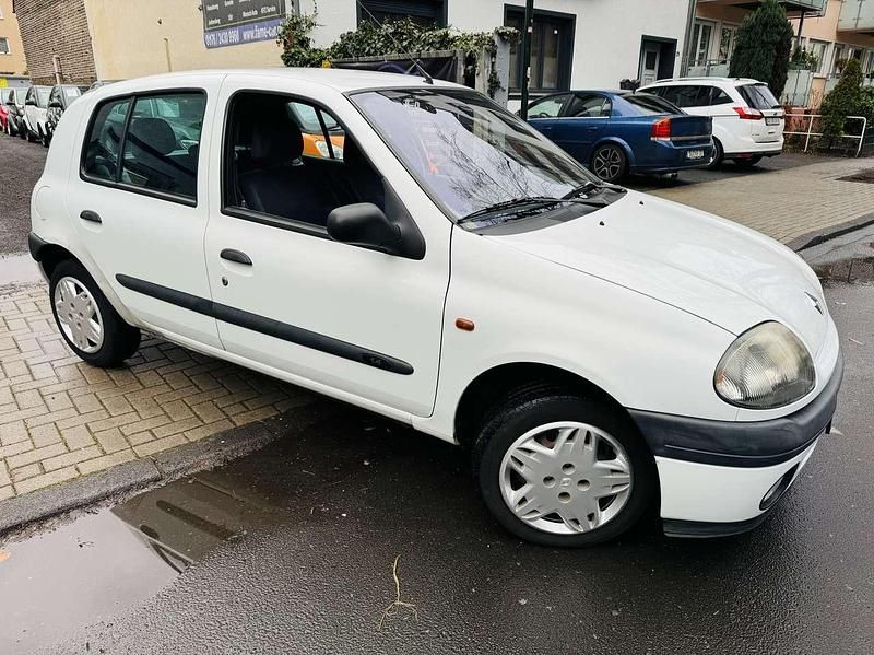 Gebraucht Renault Clio II 75 PS (55 kW) 1998 Weiß Limousine