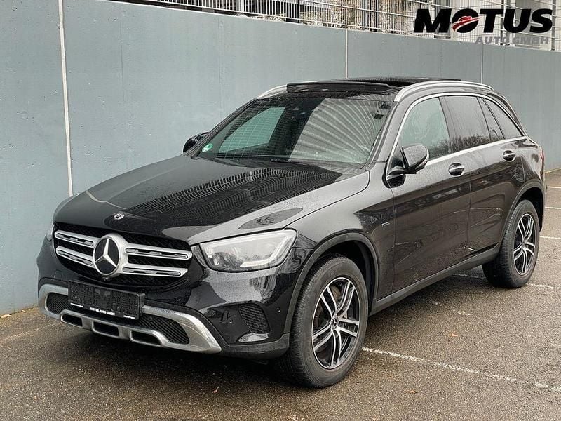 Schwarz Gebraucht 2020 Mercedes GLC300 AMG SUV | 29.980 € (Superpreis) - Bild 1/4