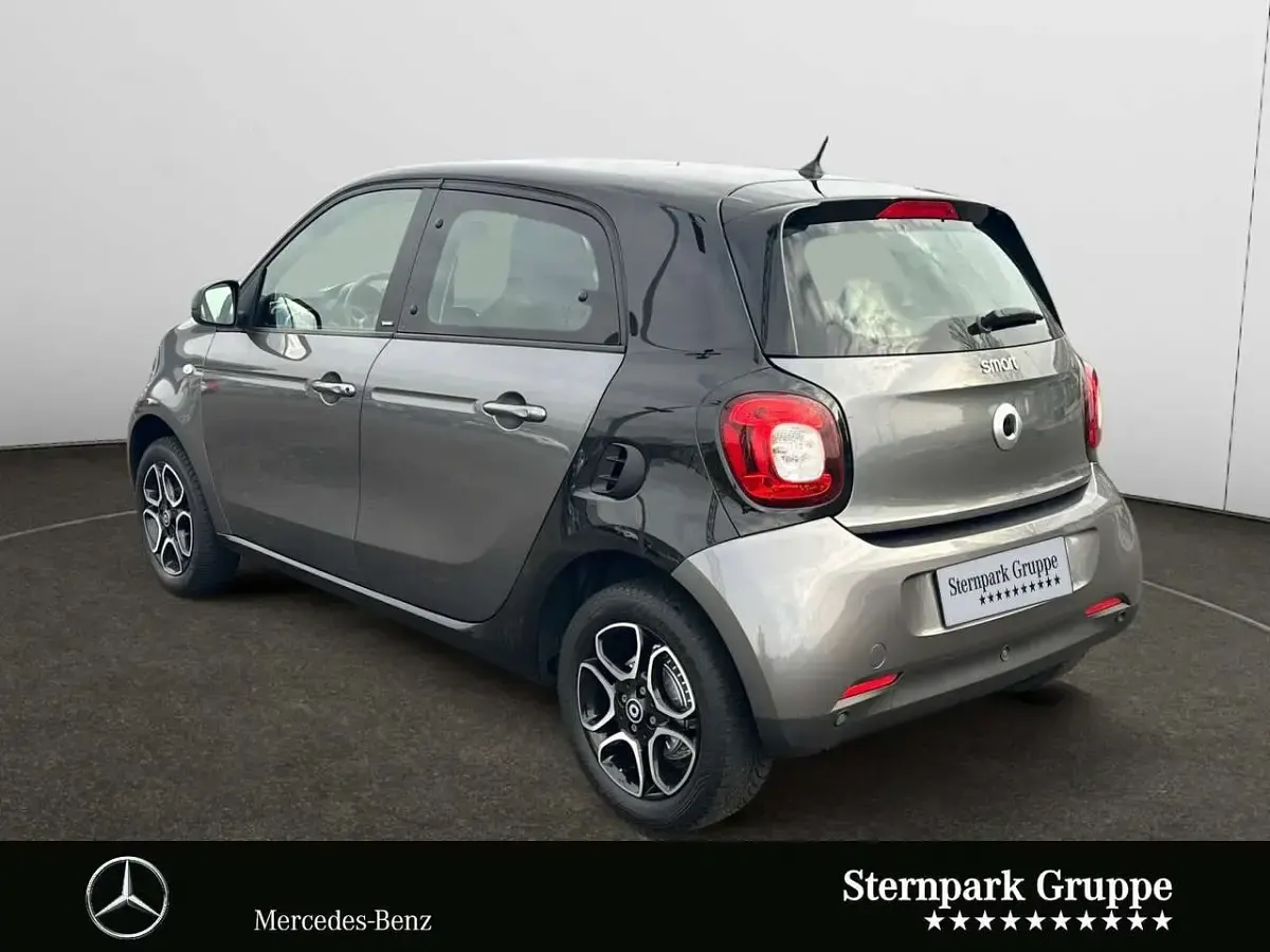 Gebraucht Smart ForFour Passion 71 PS (52 kW) 2018 Grau Kleinwagen