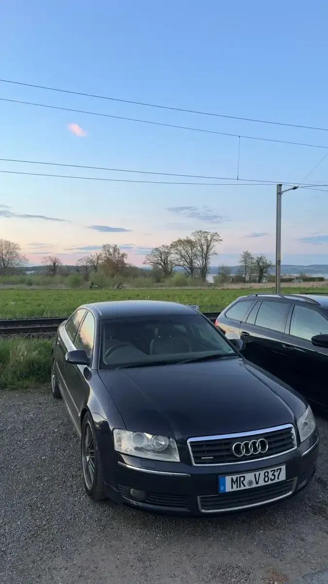 Gebraucht Audi A8 280 PS (205 kW) 2005 Blau Limousine