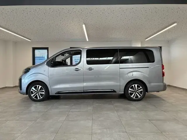 Neu Peugeot Traveller Allure 180 PS (132 kW) 2026 Kaolin weiß Van / Kleinbus
