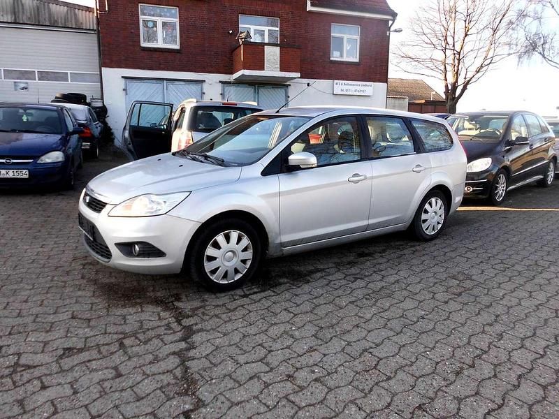 Gebraucht Ford Focus Style 90 PS (66 kW) 2010 Polarsilber metallic Kombi