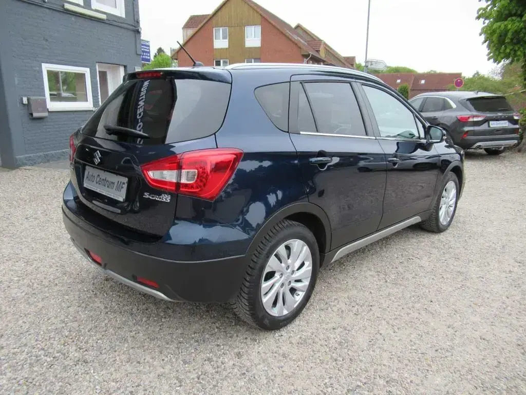 Gebraucht Suzuki SX4 Comfort 111 PS (81 kW) 2018 Schwarz Limousine