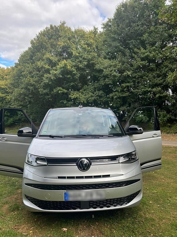 Gebraucht VW Multivan Edition 204 PS (150 kW) 2024 Grau Van