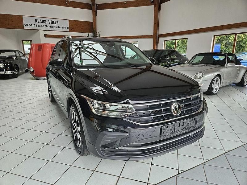 Gebraucht VW Tiguan Active 150 PS (110 kW) 2022 Schwarz SUV