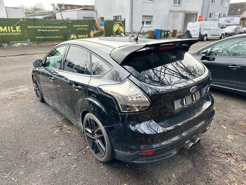 Gebraucht Ford Focus ST 250 PS (183 kW) 2014 Schwarz Limousine