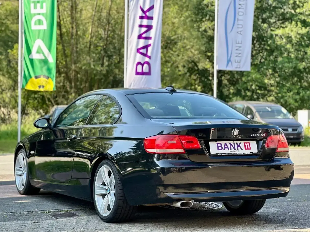 Gebraucht BMW 320 Sport Line 177 PS (130 kW) 2008 Schwarz Coupé