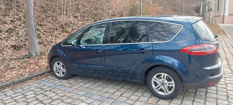 Gebraucht Ford S-MAX Titanium 140 PS (102 kW) 2011 Blau Van / Kleinbus