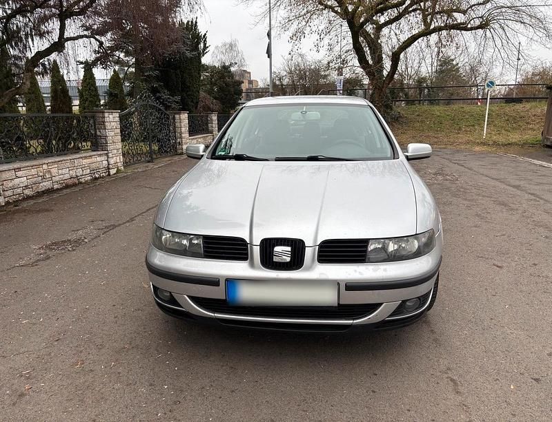 Second-hand Seat Leon 110 CP (80 kW) 2001 Argintiu Hatchback