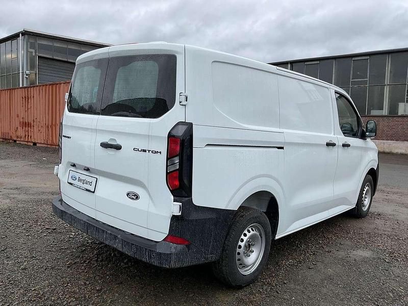 Gebraucht Ford Transit Custom Basis 110 PS (80 kW) 2024 Frozen white weiß Van