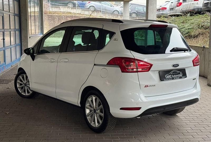 Gebraucht Ford B-MAX Titanium 125 PS (91 kW) 2017 Weiß Van / Kleinbus