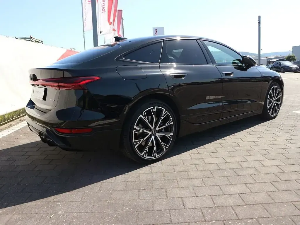 Neu Audi e-tron Business 314 kW (428 PS) 2026 Schwarz SUV