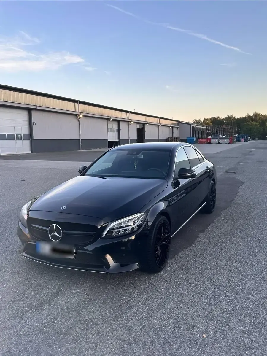 Gebraucht Mercedes C220 Business 194 PS (142 kW) 2019 Schwarz Limousine