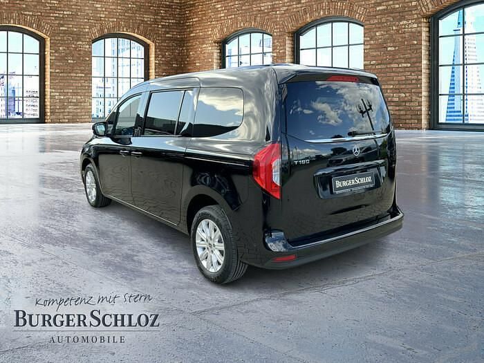 Gebraucht Mercedes T180 Progressive 130 PS (95 kW) 2025 Loparitschwarz metallic Van / Kleinbus