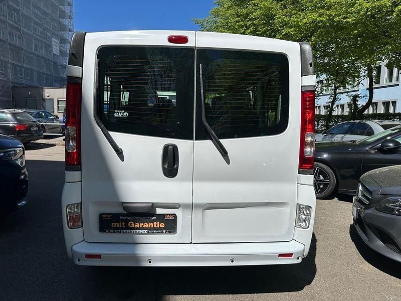 Second-hand Renault Trafic Expression 114 CP (83 kW) 2013 Alb Monovolum