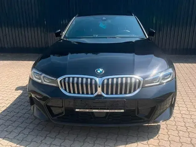 Gebraucht BMW 318 M Sport 156 PS (114 kW) 2024 Schwarz Kombi