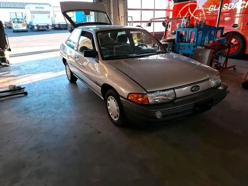 Gebraucht Ford Escort 88 PS (64 kW) 1991 Gold Coupé