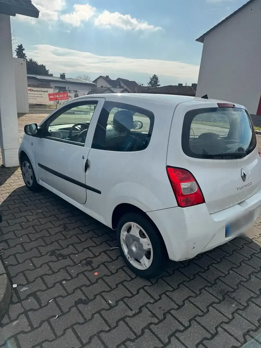 Second-hand Renault Twingo 2010 Alb Hatchback