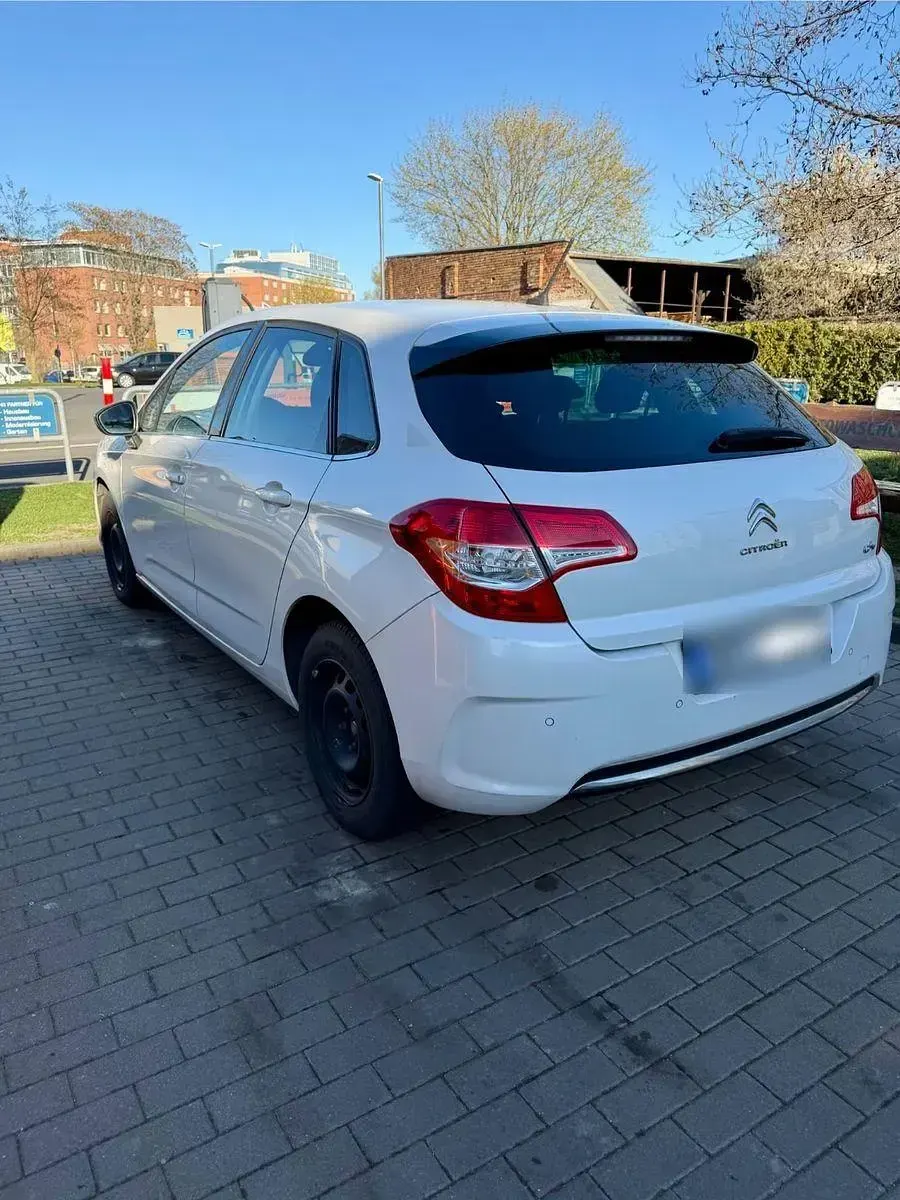 Used Citroën C4 PureTech 131 HP (96 kW) 2014 White Sedan