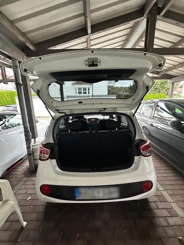 Weiß Gebraucht 2017 Hyundai i10 Kleinwagen | 3.100 € (Superpreis) - Bild 1/4