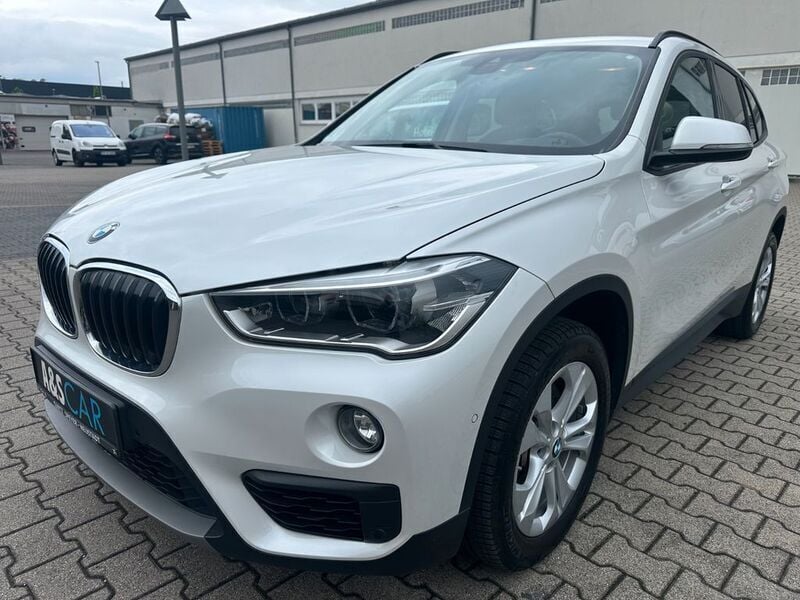 Mineralweiss metallic Gebraucht 2016 BMW X1 Advantage SUV | 19.900 € (Guter Preis) - Bild 1/4
