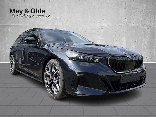 Neu BMW 540 Performance 303 PS (222 kW) 2026 Schwarz Kombi