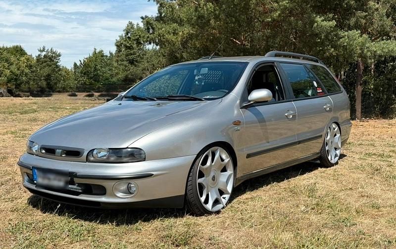 Silber Gebraucht 1997 Fiat Marea Weekend Kombi | 2.759 € - Bild 1/4