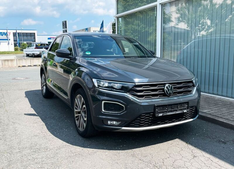 Grau Gebraucht 2022 VW T-Roc Sportline SUV | 15.990 € (Etwas zu teuer) - Bild 1/4