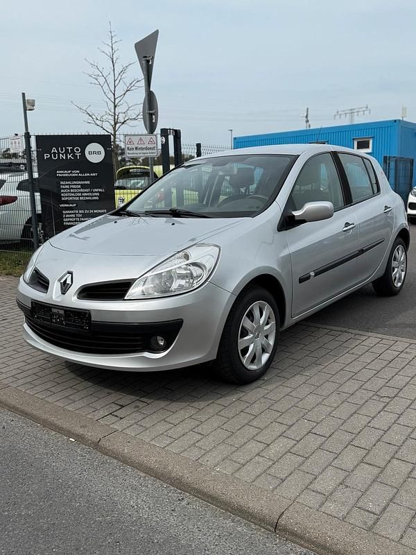 Gebraucht Renault Clio II 116 PS (85 kW) 2008 Silber Kleinwagen
