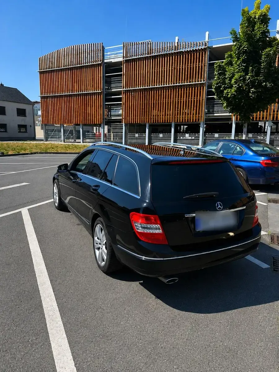 Gebraucht Mercedes 220 170 PS (125 kW) 2010 Schwarz Kombi