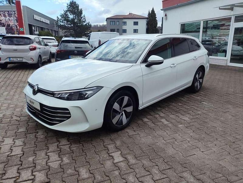 Gebraucht VW Passat Business 150 PS (110 kW) 2025 Weiß Kombi