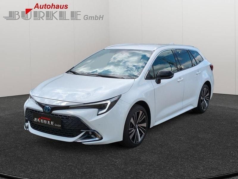 Weiß Neu 2025 Toyota Corolla Kombi | 33.888 € - Bild 1/3