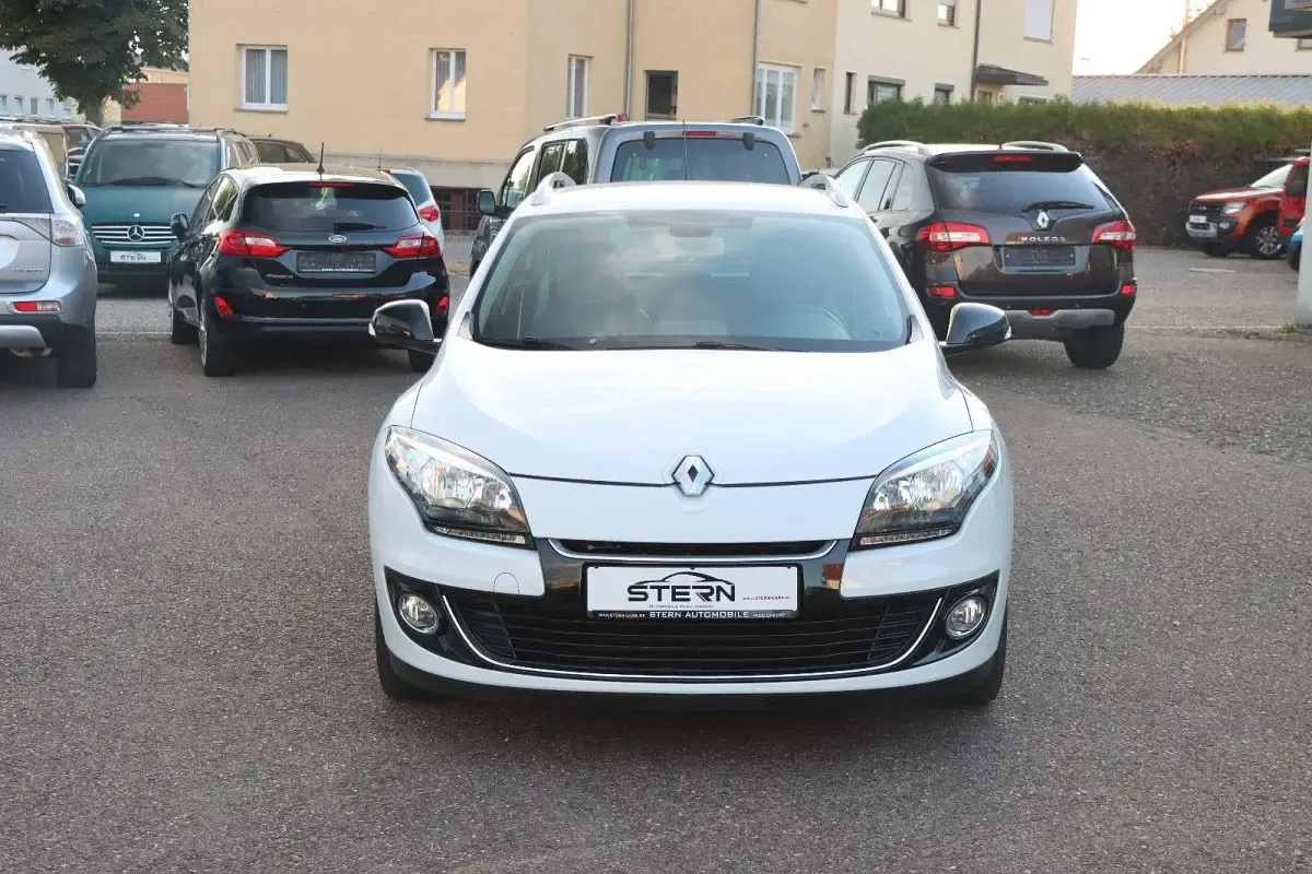 Gebraucht Renault Mégane GrandTour Bose Edition 132 PS (97 kW) 2013 Weiß Kombi