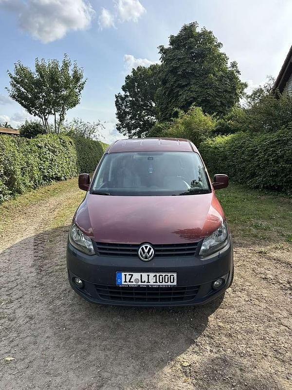 Rot Gebraucht 2011 VW Caddy Maxi Trendline Van / Kleinbus | 7.000 € (Superpreis) - Bild 1/4